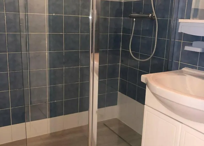 Villa 3 Pièces Avec Mezzanine Pour 6 Personnes à Port - Wifi Et Parking - Fr-1-81-80